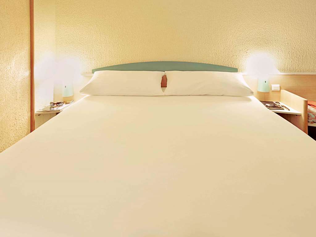 Hotel Sarcelles Flanades Habitación foto