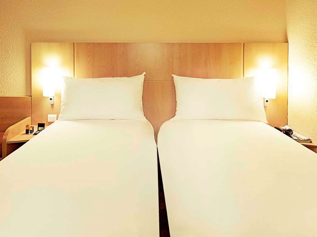 Hotel Sarcelles Flanades Habitación foto