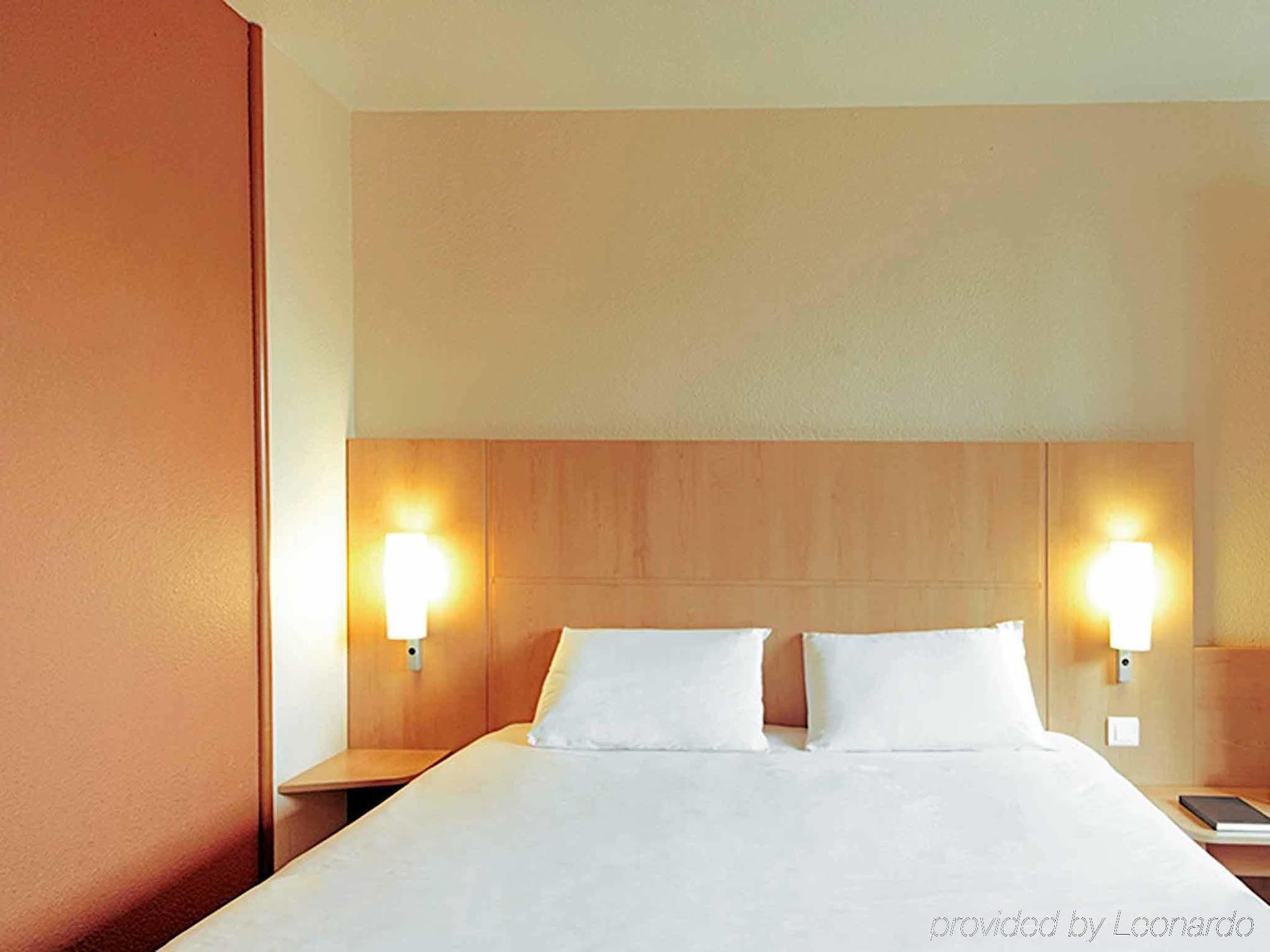 Hotel Sarcelles Flanades Exterior foto